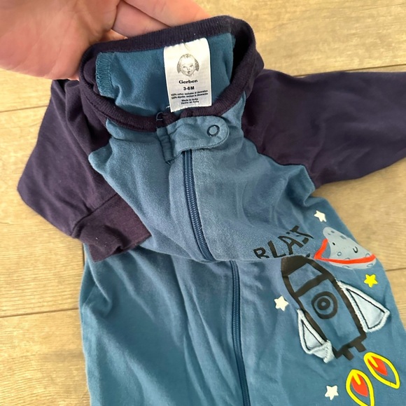 Gerber 3-6M Baby Boy Zip Sleeper Footies Blast Off Rocket-ship
GUC
Bin Kk - Picture 3 of 4